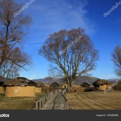 Helvetian peoples settlement on a lake